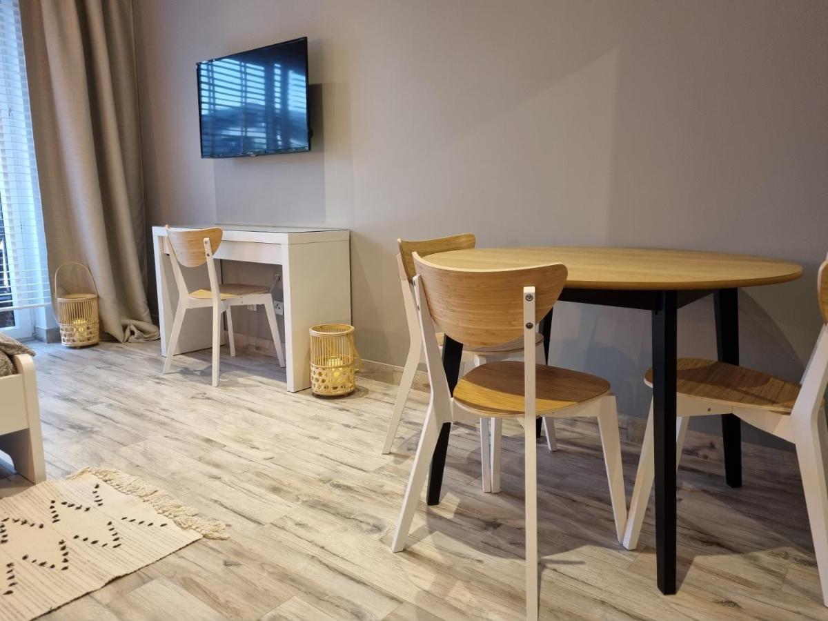 Apple Apartments - Gdanska Prywatne Miejsce Parkingowe Lodz  Luaran gambar