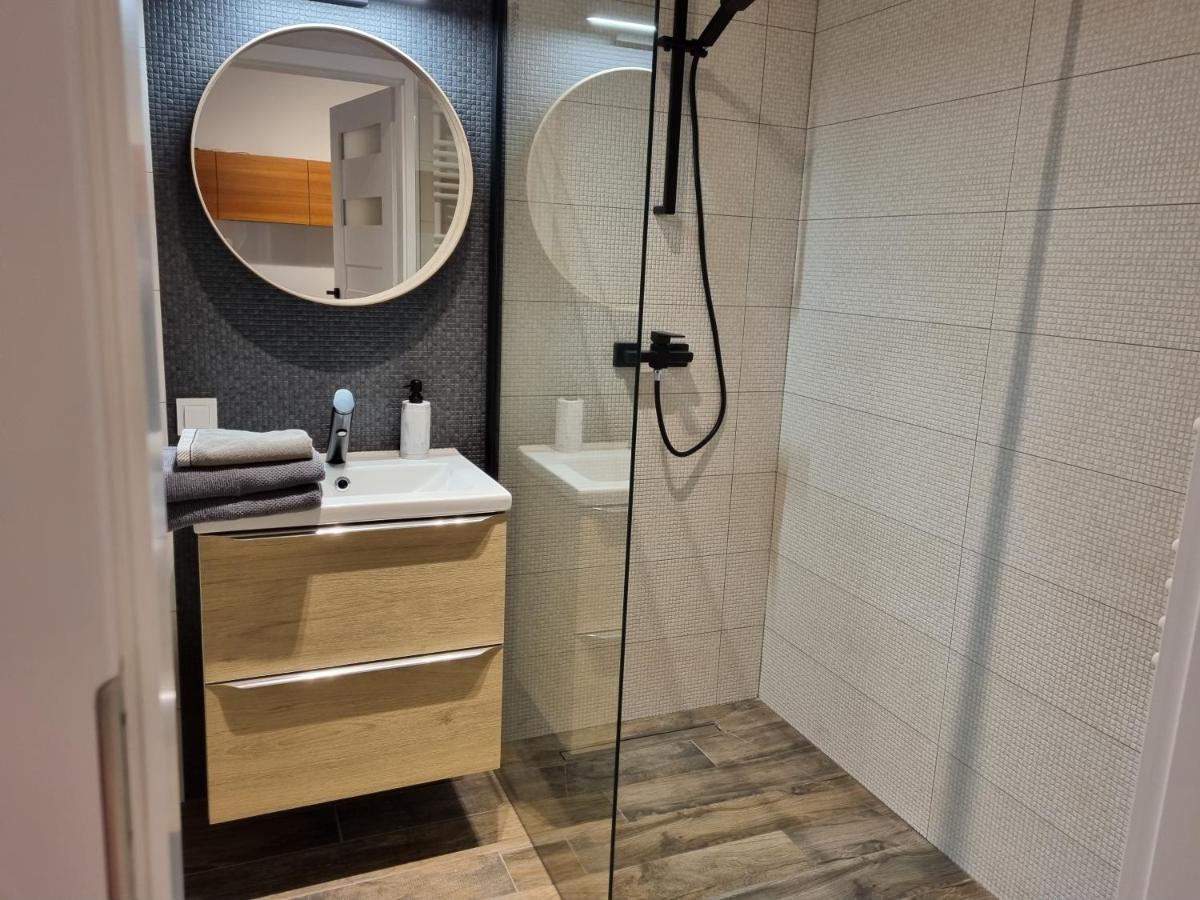 Apple Apartments - Gdanska Prywatne Miejsce Parkingowe Lodz  Luaran gambar